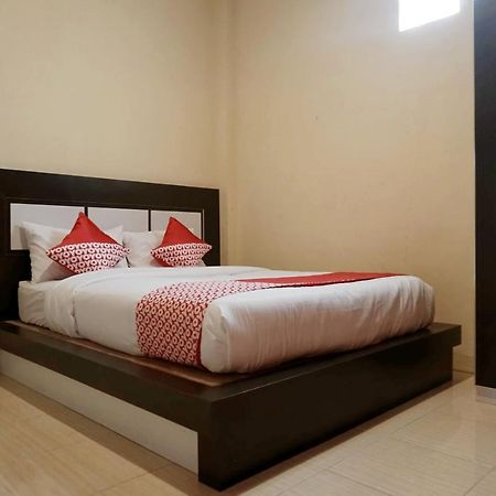 OYO 1394 Rumaisa Homestay Syariah Pekanbaru Luaran gambar