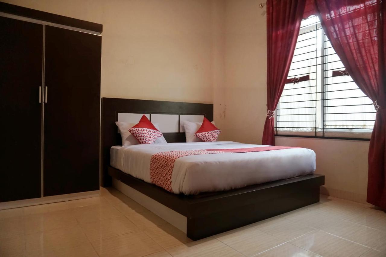 OYO 1394 Rumaisa Homestay Syariah Pekanbaru Luaran gambar