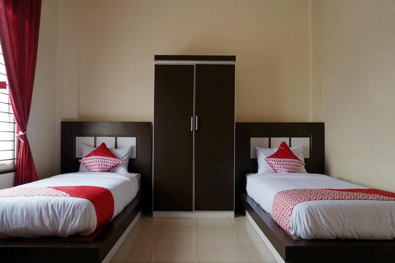 OYO 1394 Rumaisa Homestay Syariah Pekanbaru Luaran gambar