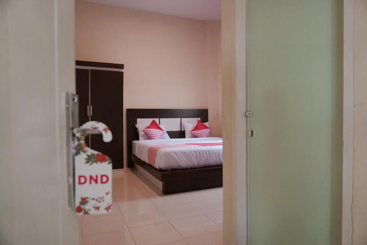 OYO 1394 Rumaisa Homestay Syariah Pekanbaru Luaran gambar