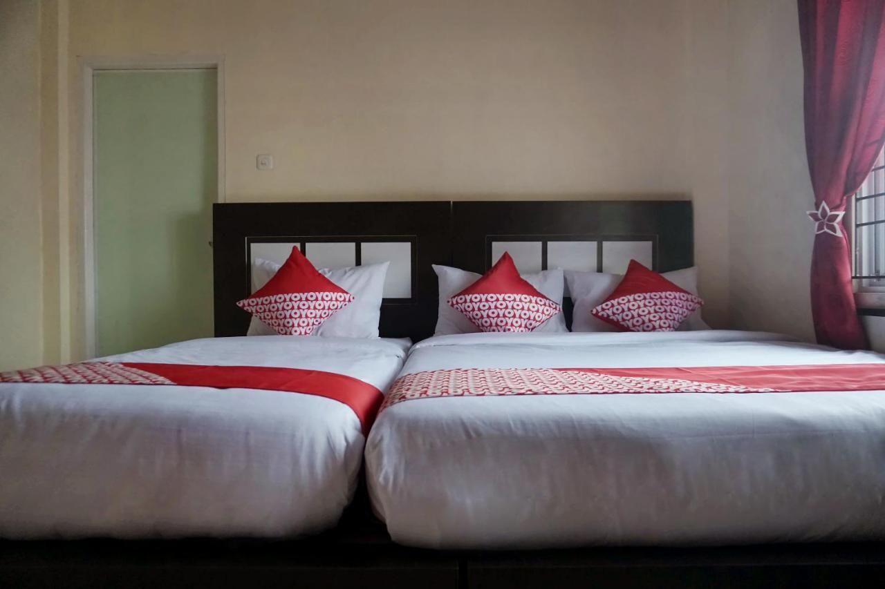 OYO 1394 Rumaisa Homestay Syariah Pekanbaru Luaran gambar