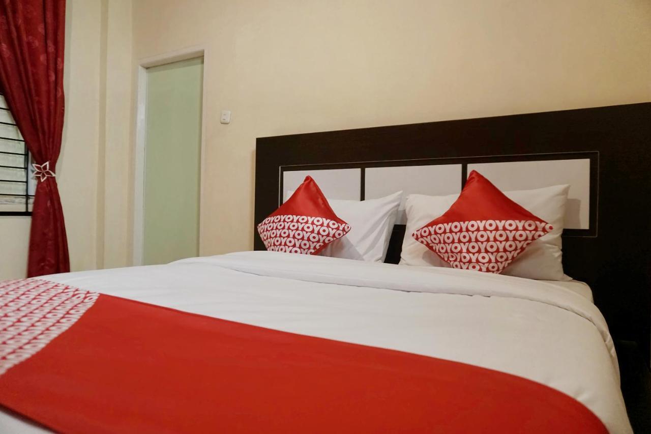 OYO 1394 Rumaisa Homestay Syariah Pekanbaru Luaran gambar