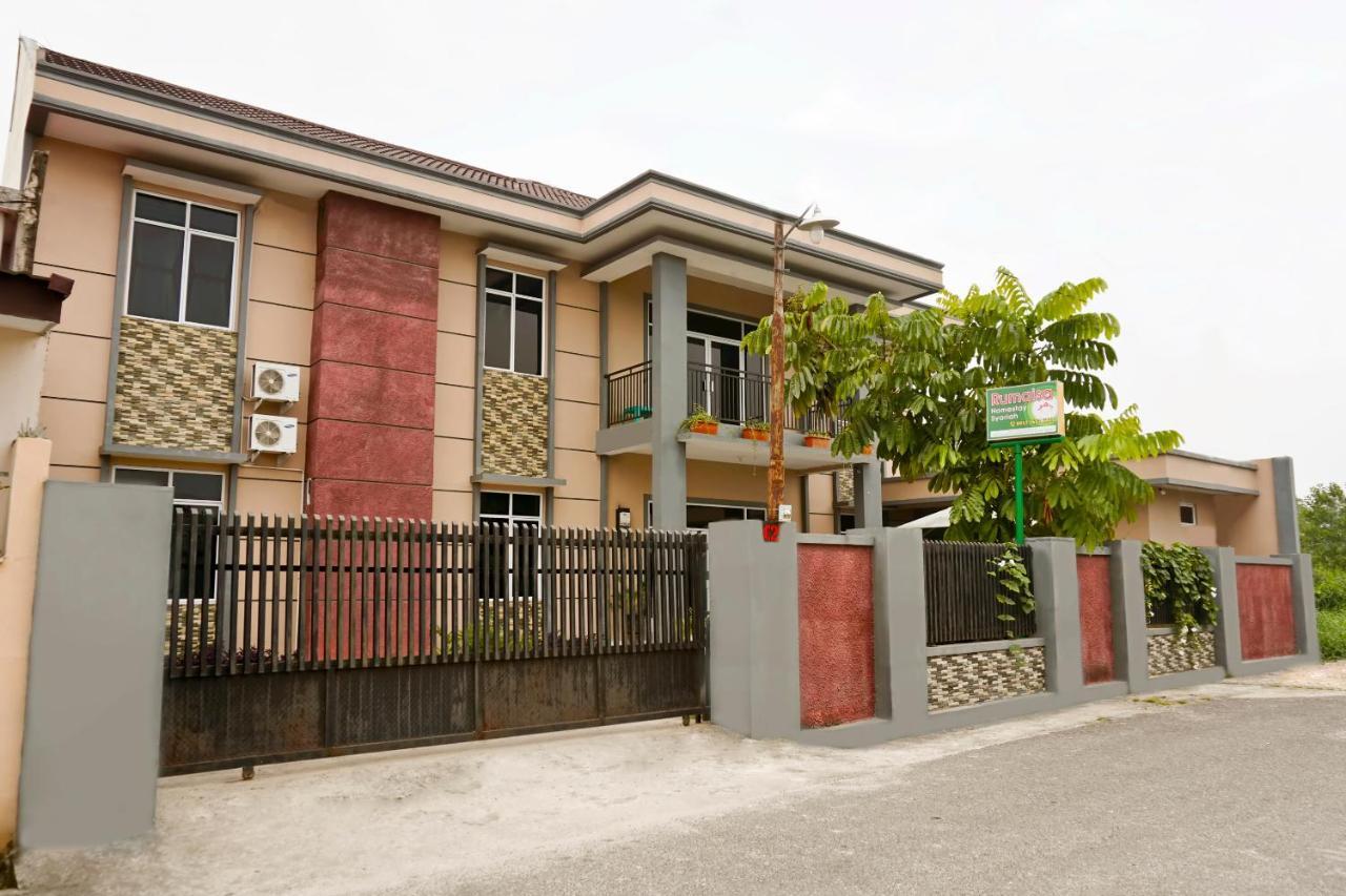 OYO 1394 Rumaisa Homestay Syariah Pekanbaru Luaran gambar