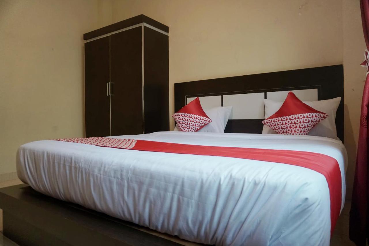 OYO 1394 Rumaisa Homestay Syariah Pekanbaru Luaran gambar