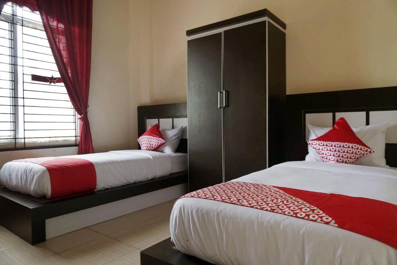 OYO 1394 Rumaisa Homestay Syariah Pekanbaru Luaran gambar
