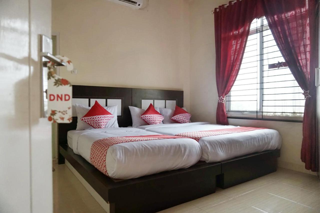OYO 1394 Rumaisa Homestay Syariah Pekanbaru Luaran gambar