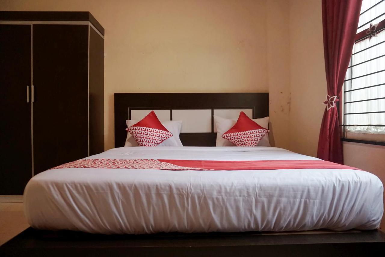 OYO 1394 Rumaisa Homestay Syariah Pekanbaru Luaran gambar